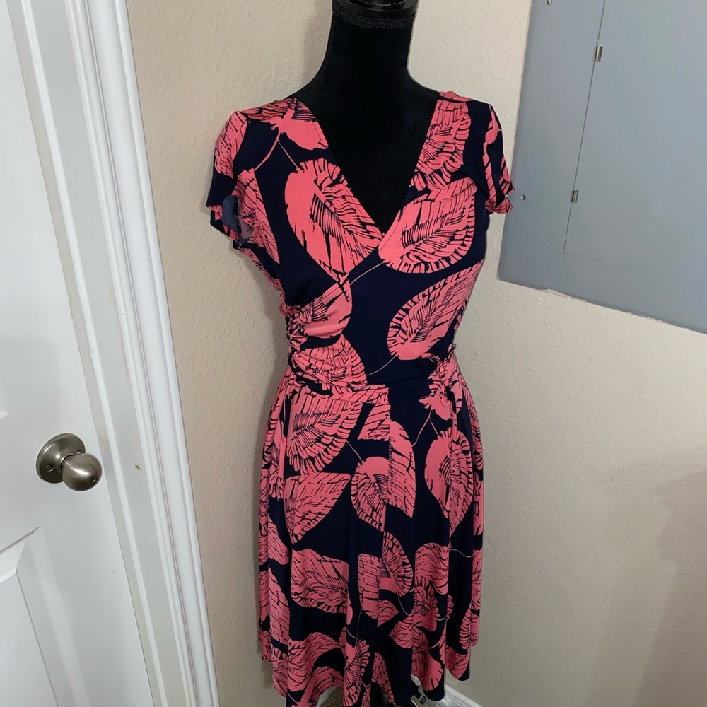 Leaf Pattern Dress - Picture 2 of 5